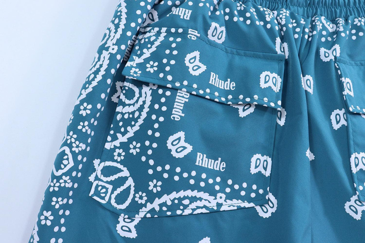 RHUDE BANDANA PATTERN SHORTS - Bantu’s Motif